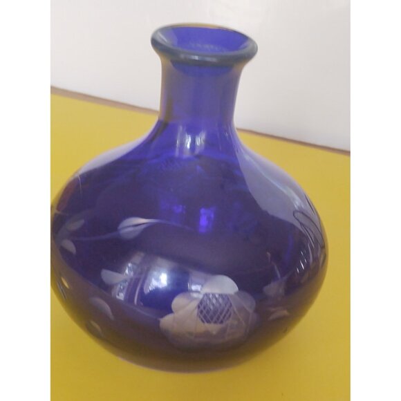 Vintage Bohemian Czech Cobalt Blue Cut to Clear Glass Vase 4.75" - Picture 2 of 13